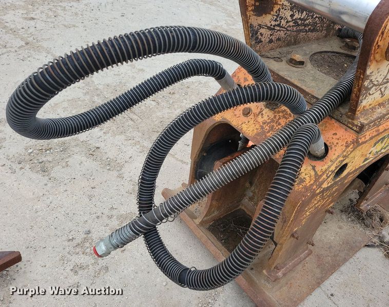 image for item LC9997 NPK excavator plate compactor