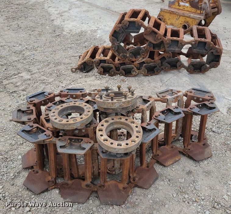 image for item LD9000 Grouser over the tire skid steer tracks