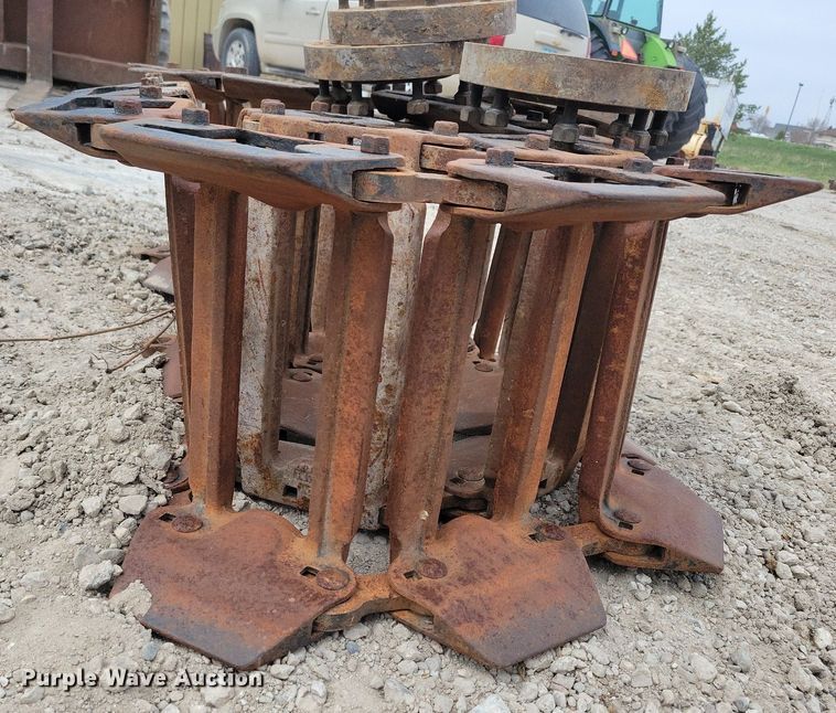 image for item LD9000 Grouser over the tire skid steer tracks