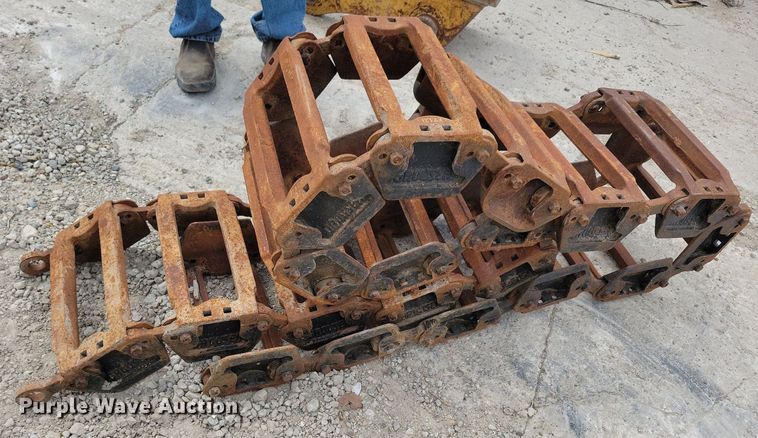 image for item LD9000 Grouser over the tire skid steer tracks