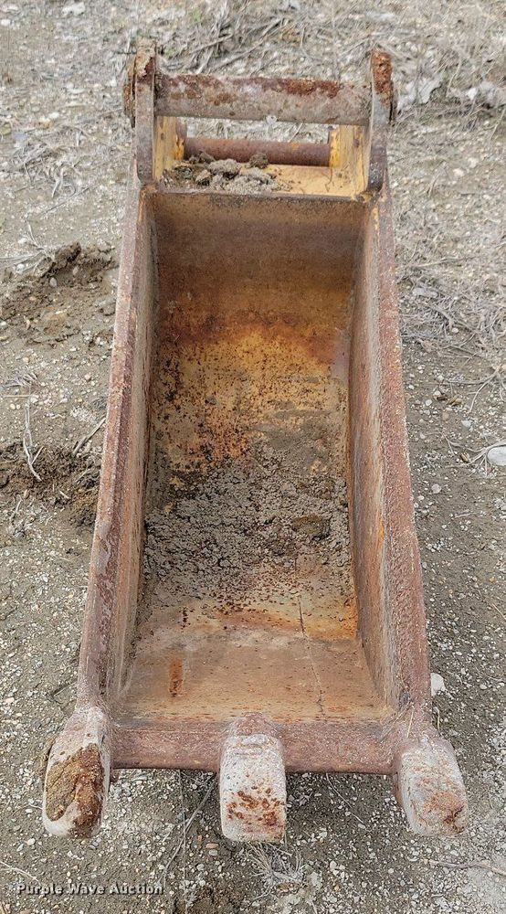 image for item LD9002 Caterpillar excavator bucket