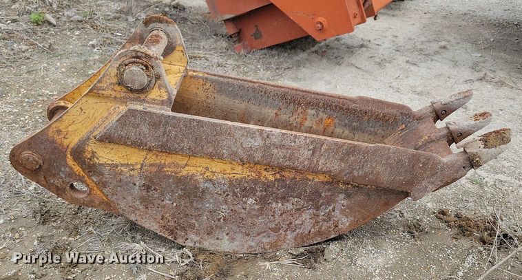 image for item LD9002 Caterpillar excavator bucket