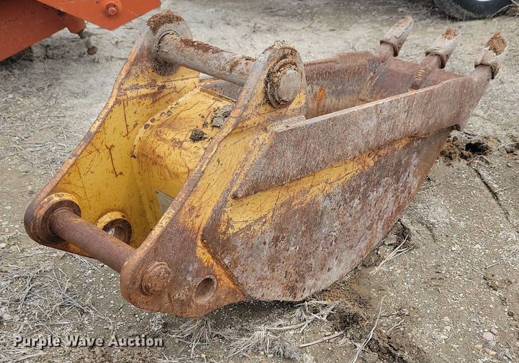 image for item LD9002 Caterpillar excavator bucket