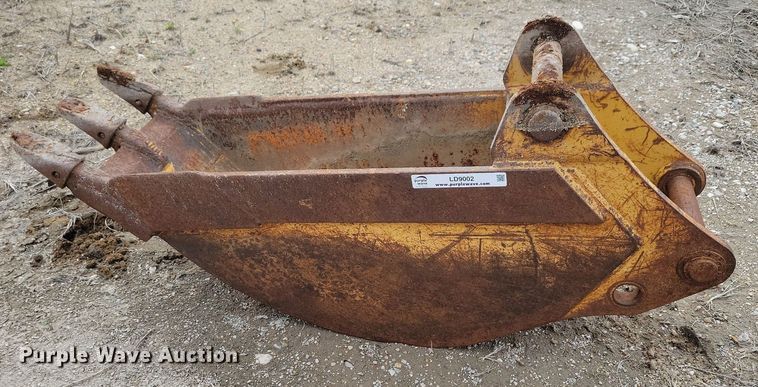 image for item LD9002 Caterpillar excavator bucket