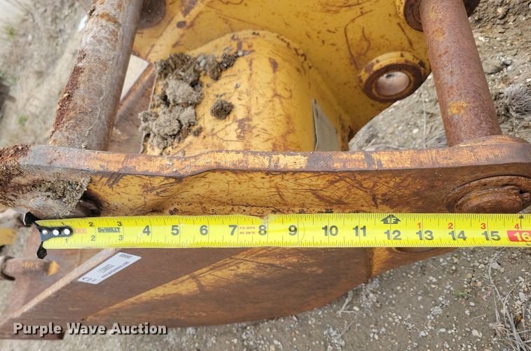 image for item LD9002 Caterpillar excavator bucket