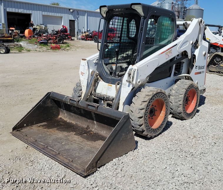 image for item LD9021 2015 Bobcat S530 skid steer loader