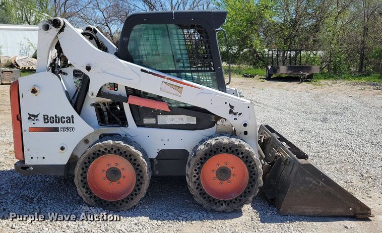 image for item LD9021 2015 Bobcat S530 skid steer loader