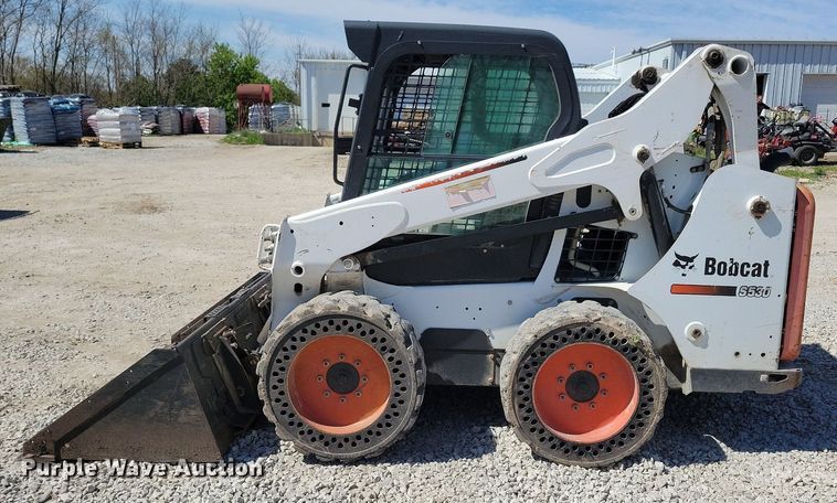 image for item LD9021 2015 Bobcat S530 skid steer loader