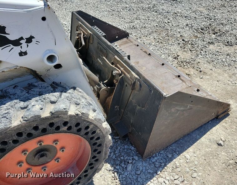 image for item LD9021 2015 Bobcat S530 skid steer loader