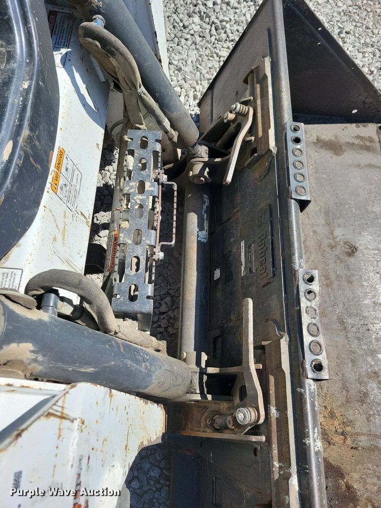 image for item LD9021 2015 Bobcat S530 skid steer loader
