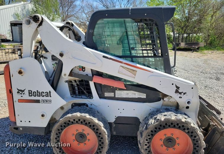 image for item LD9021 2015 Bobcat S530 skid steer loader
