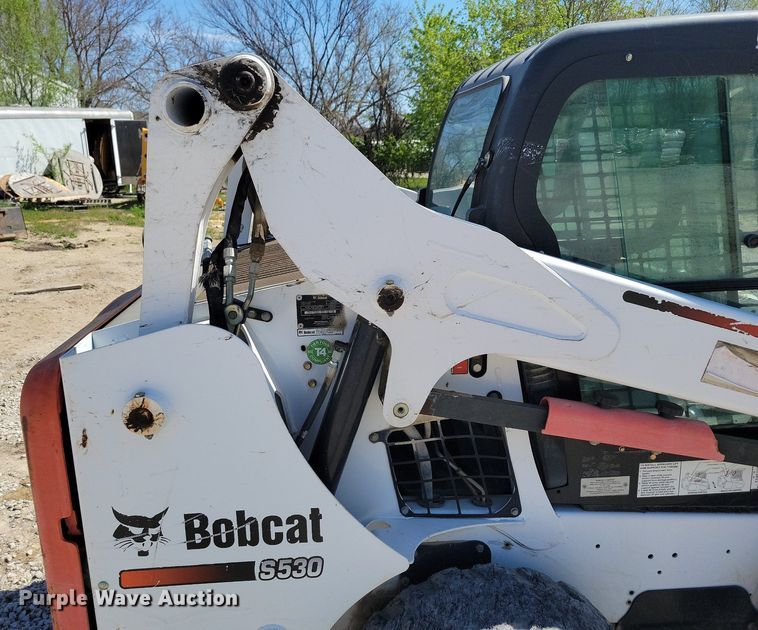 image for item LD9021 2015 Bobcat S530 skid steer loader