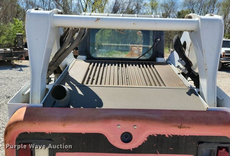 image for item LD9021 2015 Bobcat S530 skid steer loader