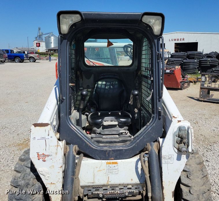 image for item LD9021 2015 Bobcat S530 skid steer loader