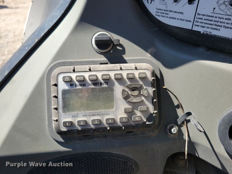 image for item LD9021 2015 Bobcat S530 skid steer loader