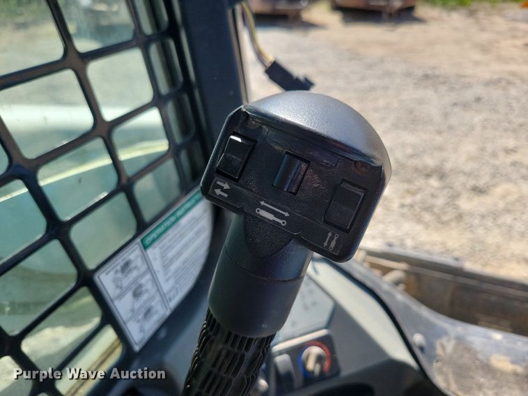 image for item LD9021 2015 Bobcat S530 skid steer loader