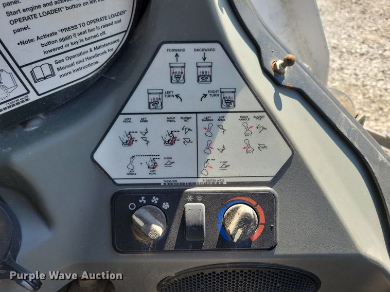 image for item LD9021 2015 Bobcat S530 skid steer loader