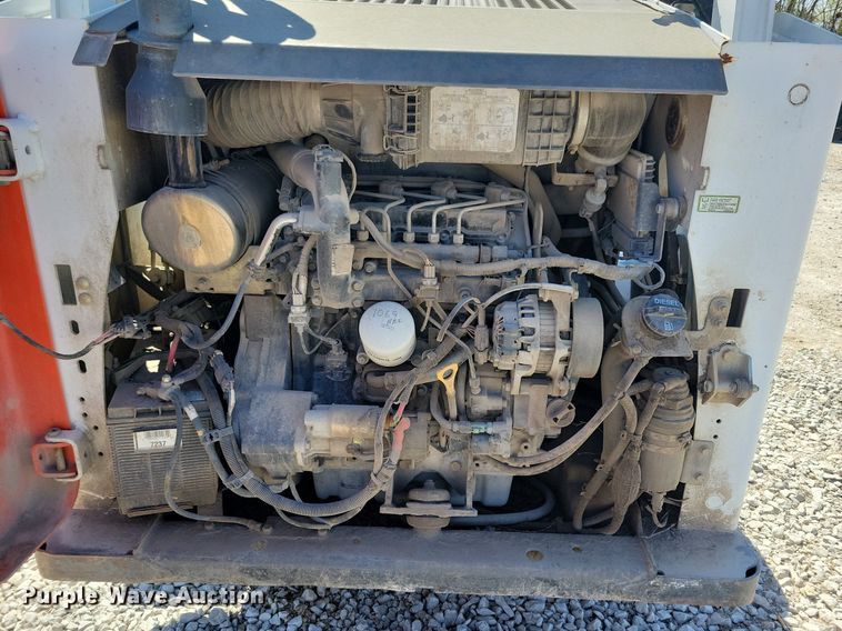 image for item LD9021 2015 Bobcat S530 skid steer loader