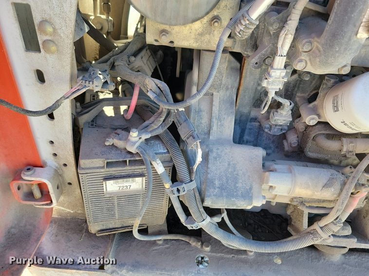 image for item LD9021 2015 Bobcat S530 skid steer loader