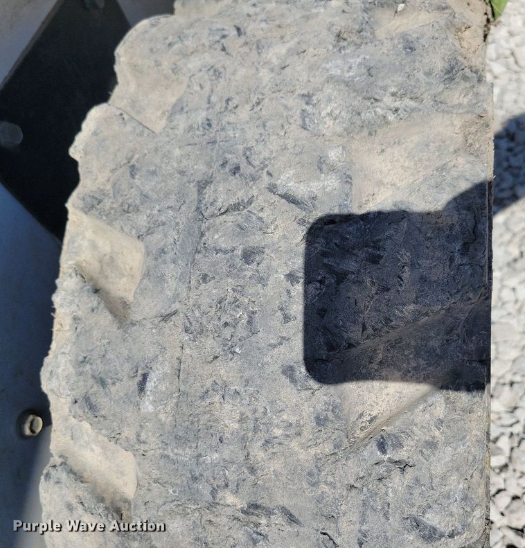 image for item LD9021 2015 Bobcat S530 skid steer loader