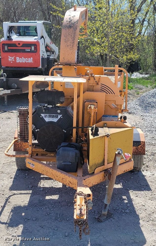 image for item LD9022 2006 Bandit 65XL wood chipper