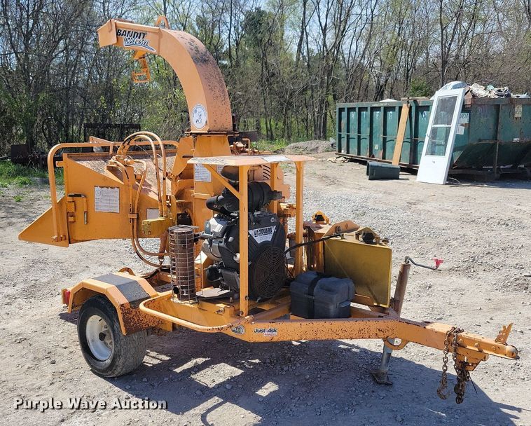 image for item LD9022 2006 Bandit 65XL wood chipper