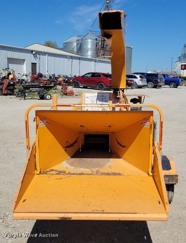 image for item LD9022 2006 Bandit 65XL wood chipper