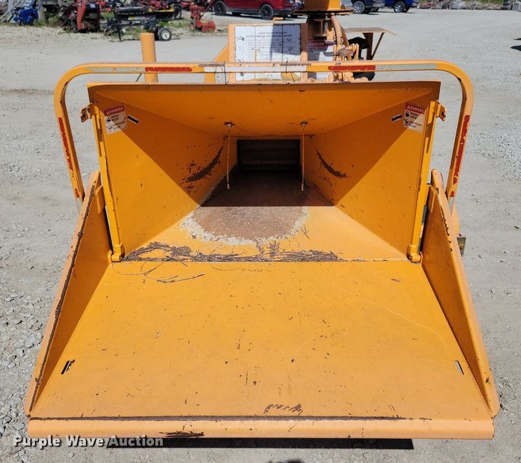 image for item LD9022 2006 Bandit 65XL wood chipper