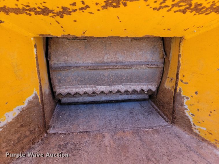 image for item LD9022 2006 Bandit 65XL wood chipper