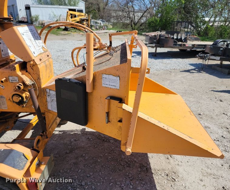 image for item LD9022 2006 Bandit 65XL wood chipper