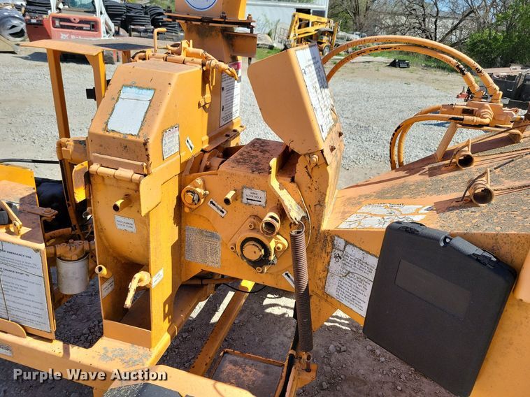 image for item LD9022 2006 Bandit 65XL wood chipper
