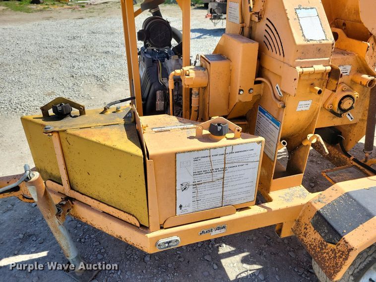 image for item LD9022 2006 Bandit 65XL wood chipper