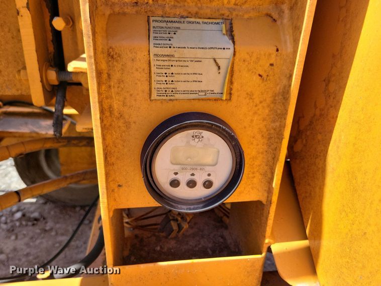 image for item LD9022 2006 Bandit 65XL wood chipper