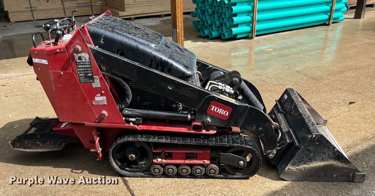 image for item LD9457 2017 Toro TX427 compact utility loader