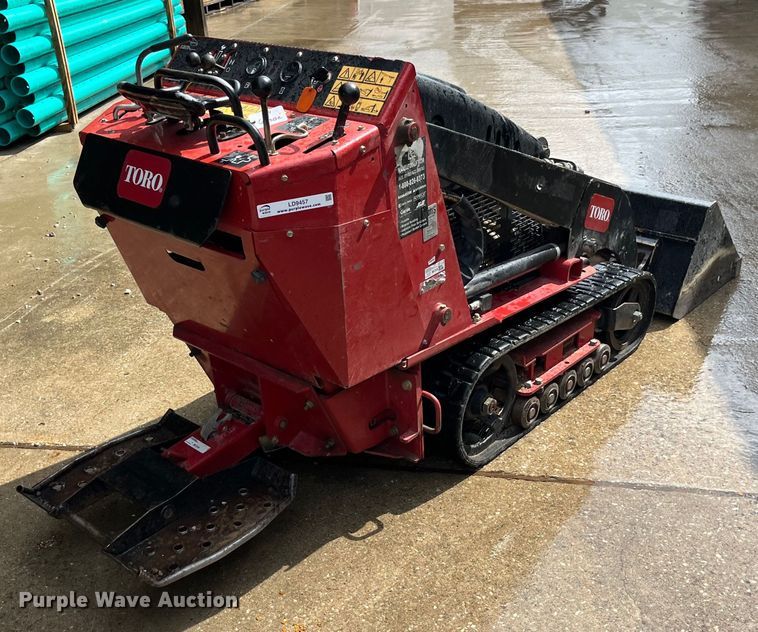 image for item LD9457 2017 Toro TX427 compact utility loader