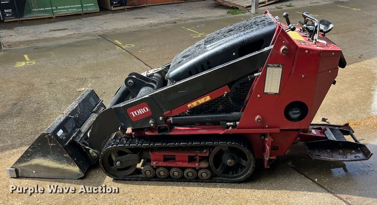 image for item LD9457 2017 Toro TX427 compact utility loader