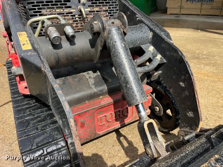 image for item LD9457 2017 Toro TX427 compact utility loader