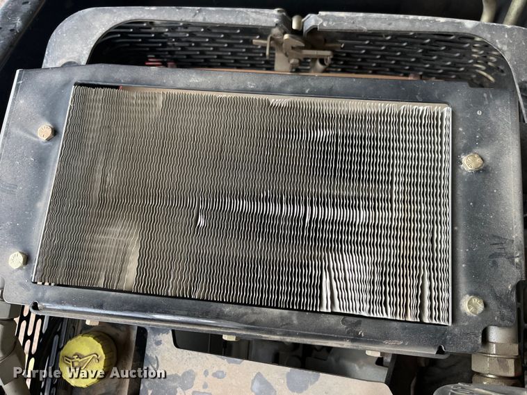 image for item LD9457 2017 Toro TX427 compact utility loader