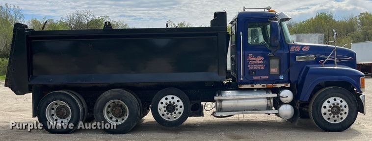 image for item LD9459 2006 Mack CHN613 dump truck