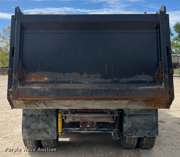 image for item LD9459 2006 Mack CHN613 dump truck