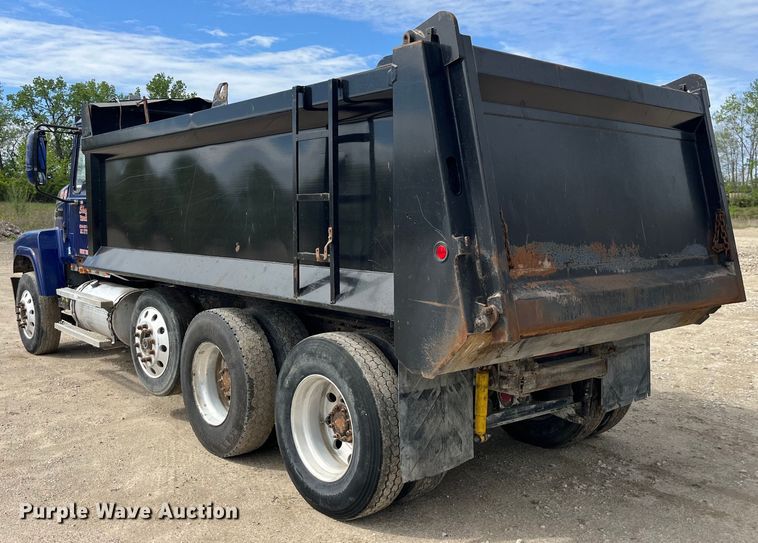 image for item LD9459 2006 Mack CHN613 dump truck