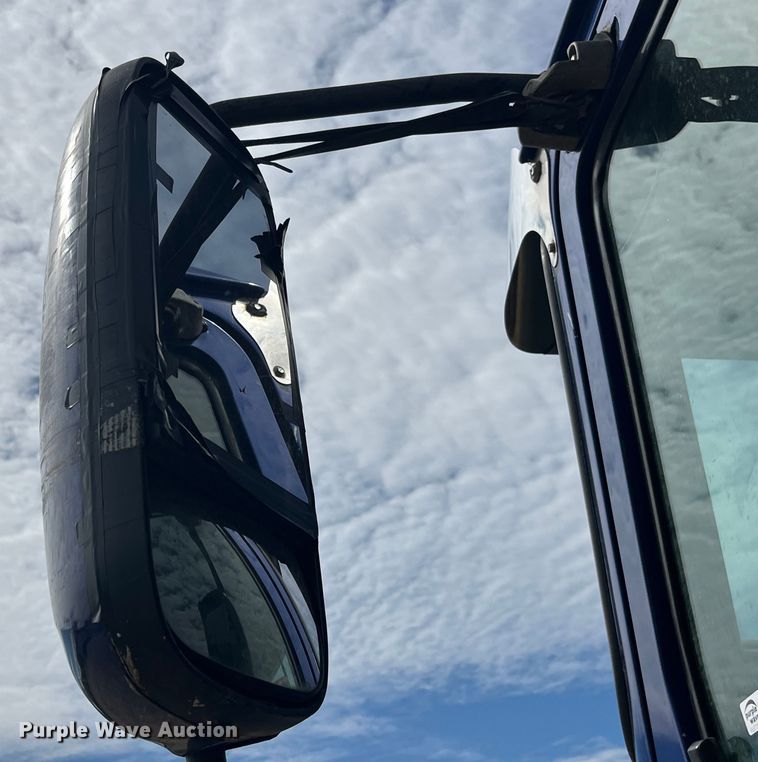 image for item LD9459 2006 Mack CHN613 dump truck