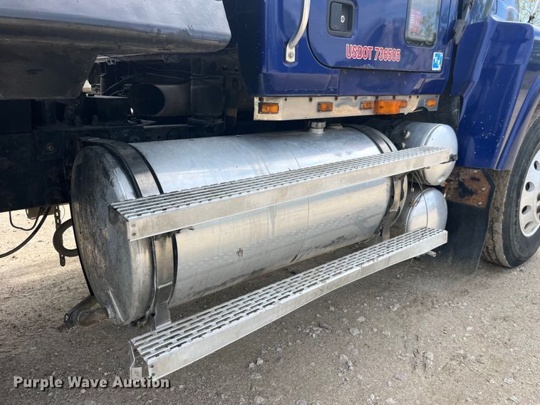 image for item LD9459 2006 Mack CHN613 dump truck