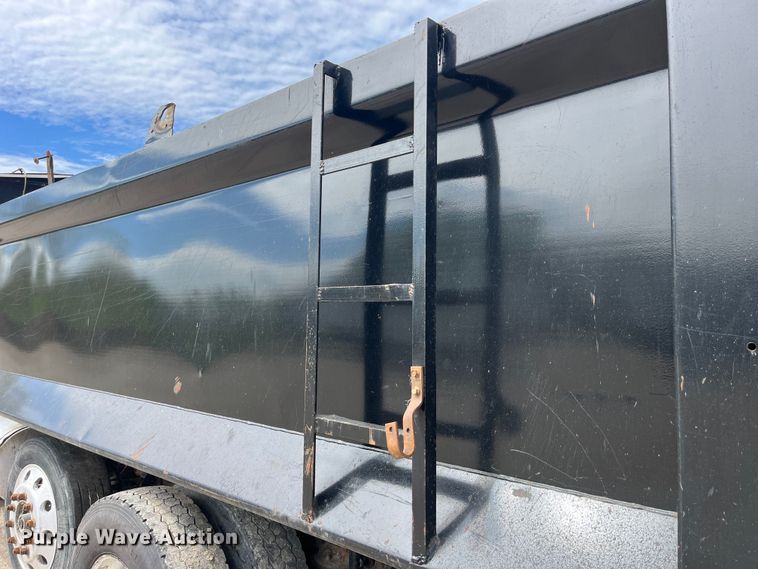 image for item LD9459 2006 Mack CHN613 dump truck