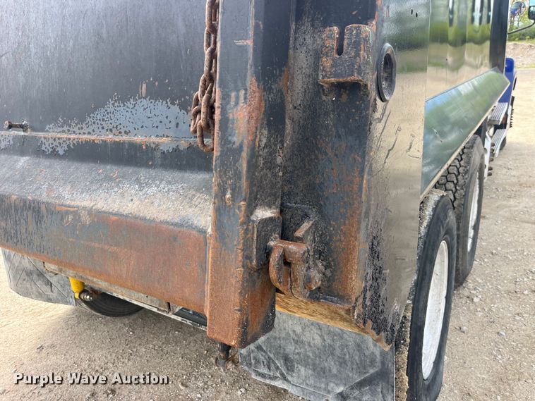 image for item LD9459 2006 Mack CHN613 dump truck