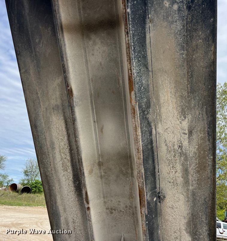 image for item LD9459 2006 Mack CHN613 dump truck