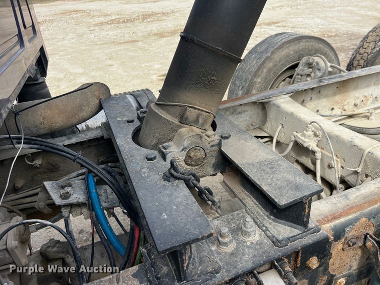 image for item LD9459 2006 Mack CHN613 dump truck