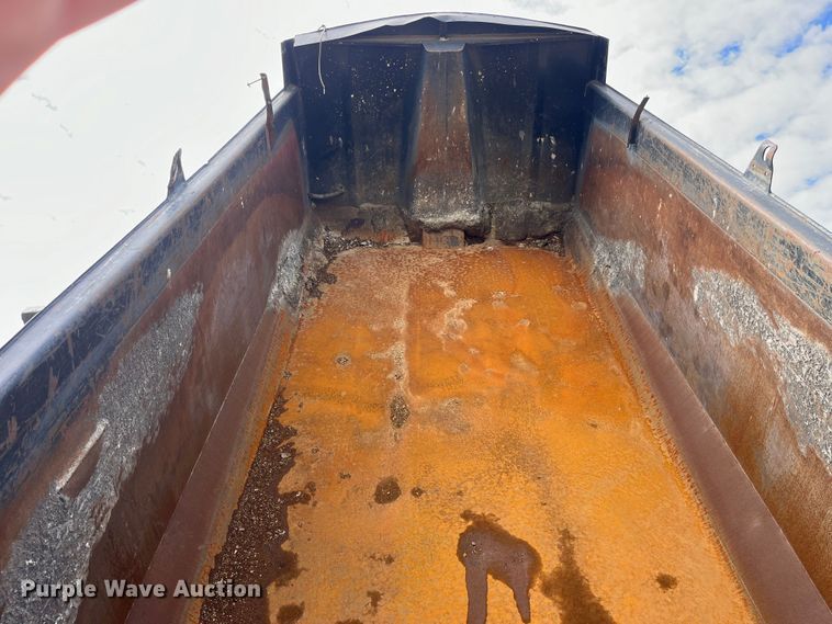 image for item LD9459 2006 Mack CHN613 dump truck