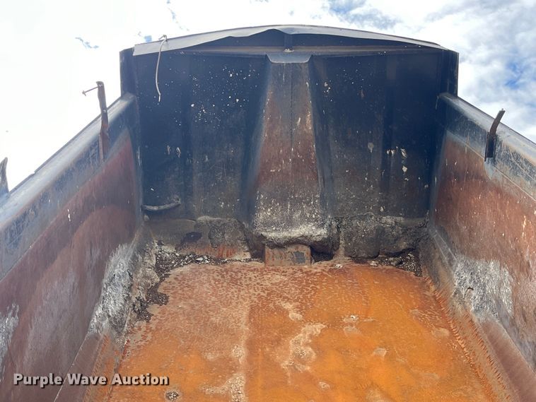 image for item LD9459 2006 Mack CHN613 dump truck