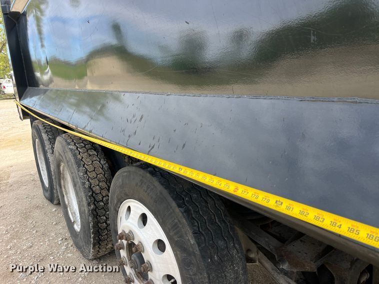 image for item LD9459 2006 Mack CHN613 dump truck